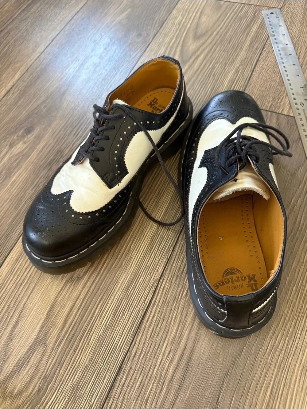 Dr. Martens 3989 Black White Wingtip Brogue Oxfords Spectator Shoes US 10L 9M